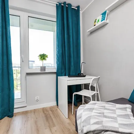 Zaspa - Pilotow 20b, 800m Skm-zaspa, Odleglosc Do Morza 3km ホームステイ *