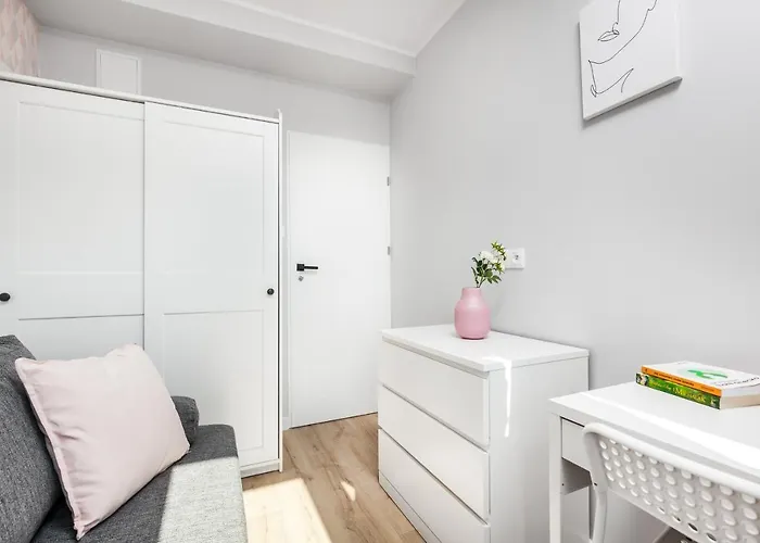 Zaspa - Pilotow 20b, 800m Skm-zaspa, Odleglosc Do Morza 3km Pansiyon Gdansk